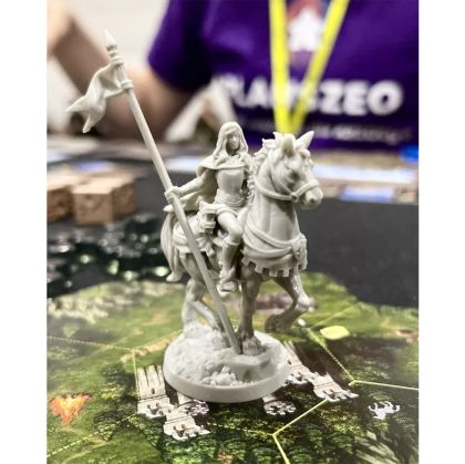 HEROES OF MIGHT & MAGIC III - НАСТОЛНАТА ИГРА - ПРЕОЦЕНЕНА - СРЕДНА ПОВРЕДА НА КУТИЯТА
